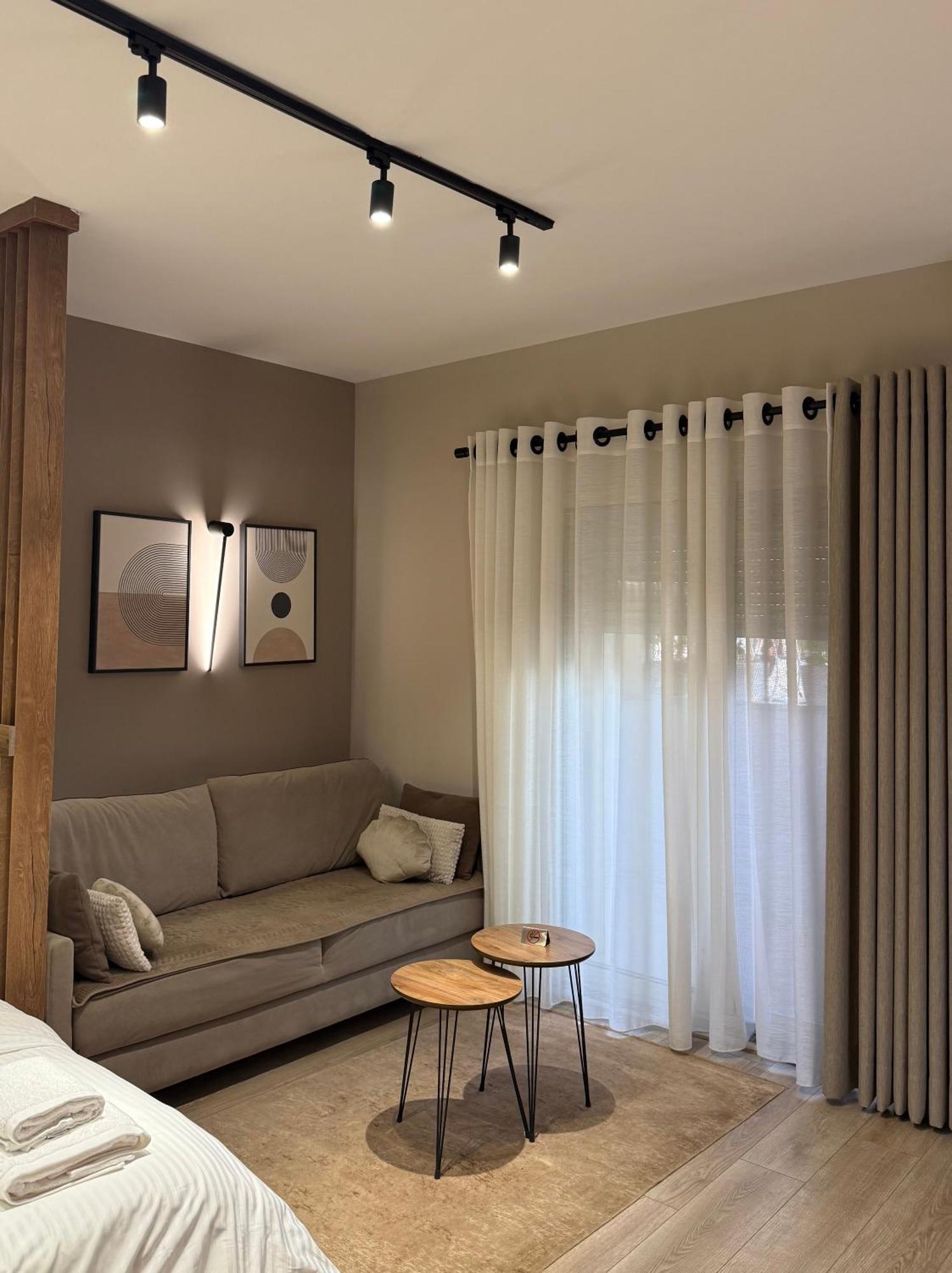 4Seasonsgea , Deluxe Studio , City Centre , Tirana Exteriör bild